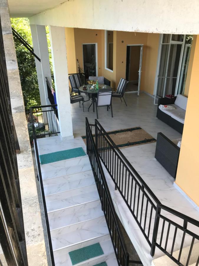 Feride Makhinjauri Exterior foto