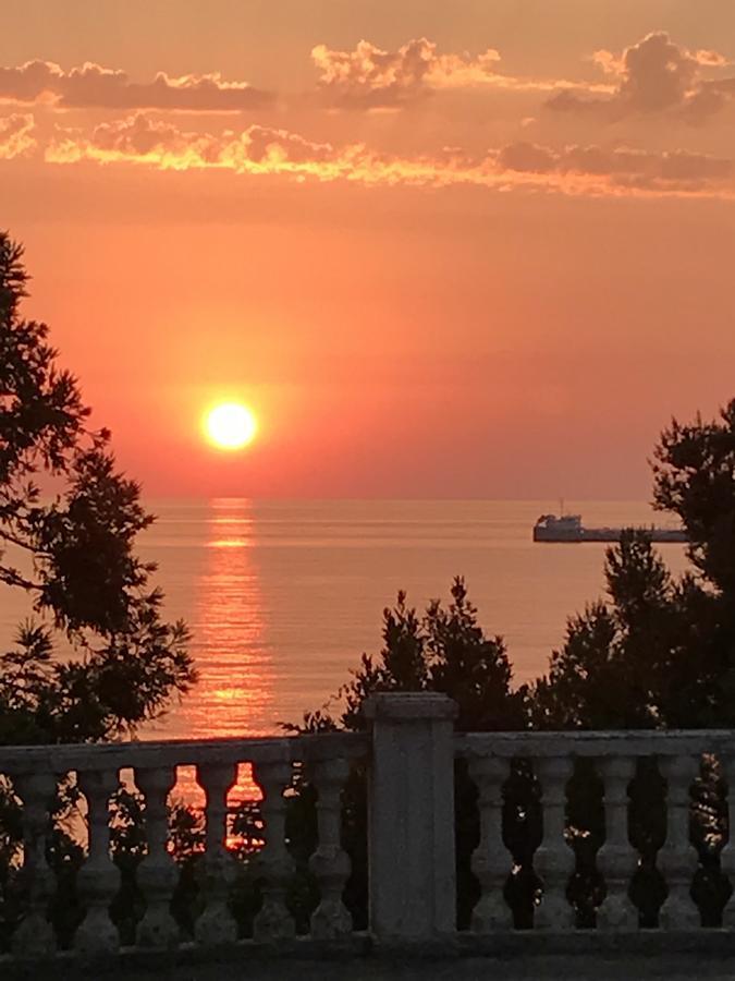 Feride Makhinjauri Exterior foto